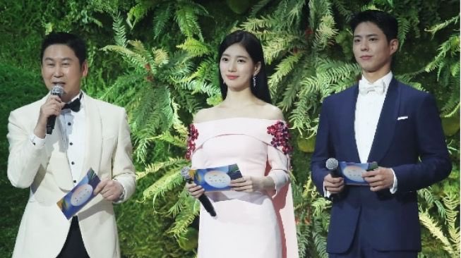 Wanna find new hosts? Go find other awards. These trio are the perfect hosts for Baeksang. Let them be the hosts for a long time to come
#ParkBoGum #baesuzy #shindongyup