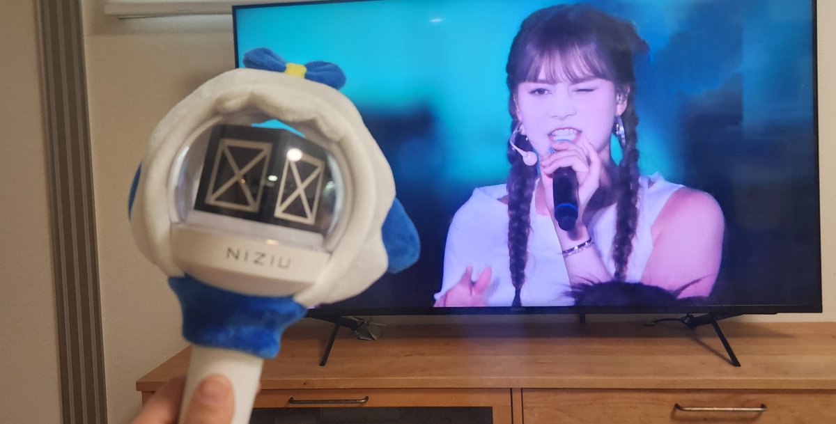 人生初ペンラ届いた💙