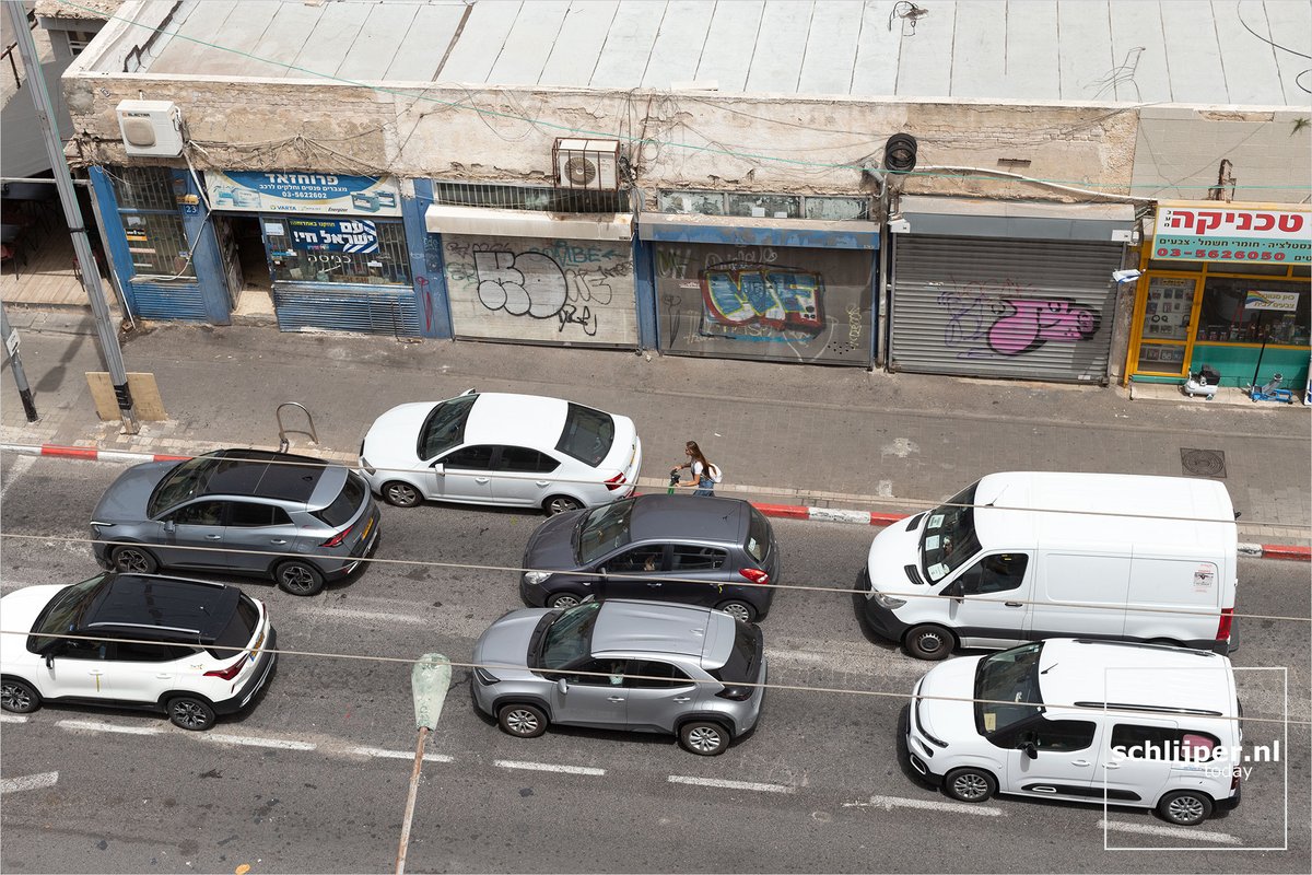 E-scooter rider stuck between the cars

Where: Tel Aviv, Yitzhak Sadeh
When: 18 04 2024 12:09
What: #carsTLV #פידתחבורה⁩