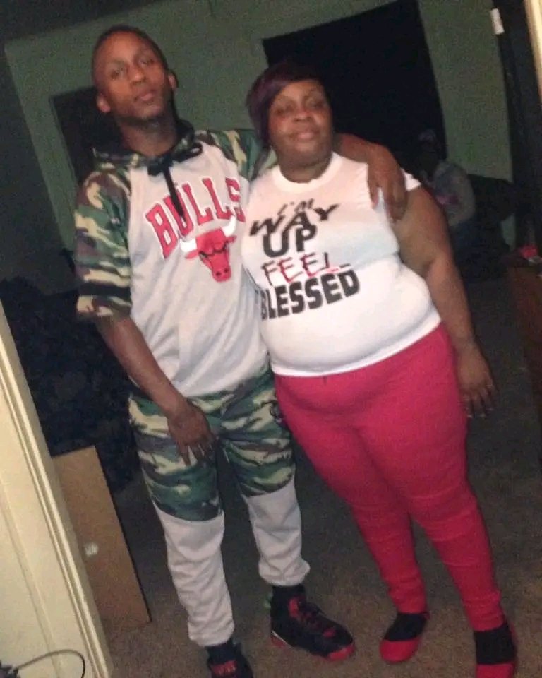 ReturnOfRoDeezy's tweet photo. They said I crashed out  Moms but all it told me was they would've said F they moms glad you're still with me #freeme  ( all the photos from 2016 ) https://t.co/DDTemnlaFq