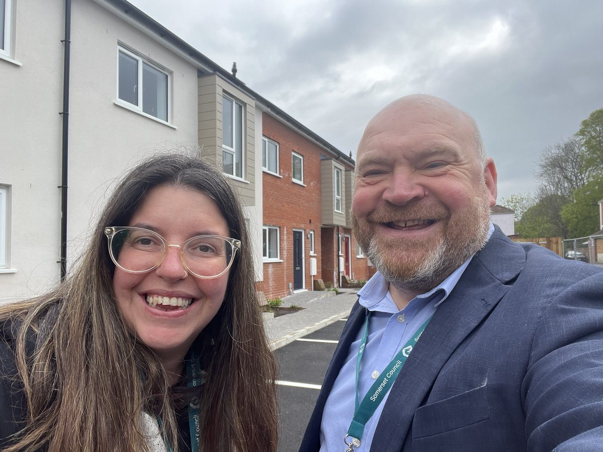 Really proud to be asked to cut the ribbon to officially take on 29 amazing homes in the centre of Bridgwater, into the @HomesSedgemoor council housing stock

The site was a tricky brown field site to develop and we benefited from Homes England funding to bring this  forward. 1/2