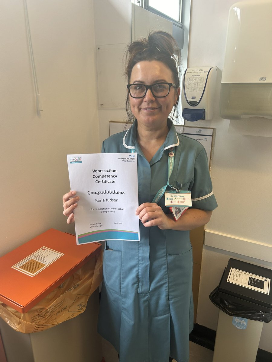 Celebrating another achievement on PIU with Karla expanding her clinical skills and completing the Venepuncture Competency ⭐️ Well Done Karla #ClinicalSkills #PIUHalton @WHHClinicalEd @WHHNHS @Rachael66728551