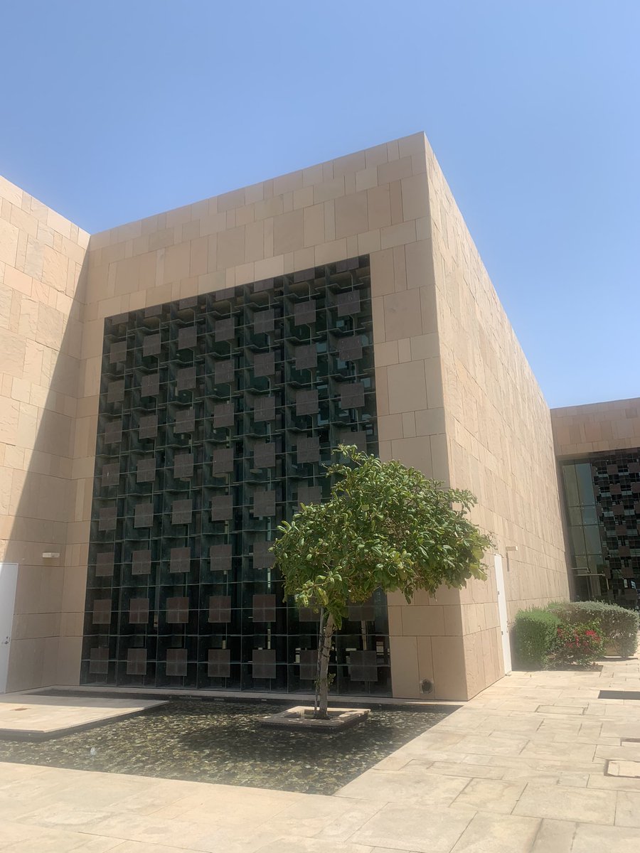 RakhshandaJalil's tweet photo. Multaqa is the venue for our masterclass . It’s a student centre in the Education City … state-of-the-art facilities, grand meeting rooms, fabulous spaces, lots of plazas and inter-connected alleys. #multaqa #qatar #qatarfoundation https://t.co/H7kDOyH3cY