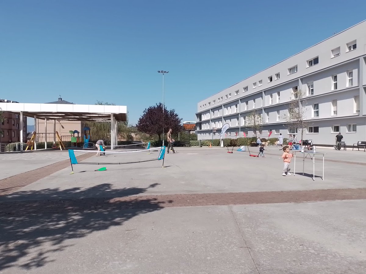 LeioaKirolak's tweet photo. 🏸🏀 ¡A gusto la mañana del domingo en Txorierri! ¡Deporte en familia, un plan excelente! Muchísimas gracias por participar, hasta la próxima! 👏☺️

#LeioaKirolak @leioaudala @GazteguneaLeioa https://t.co/QOFDE1YTPF