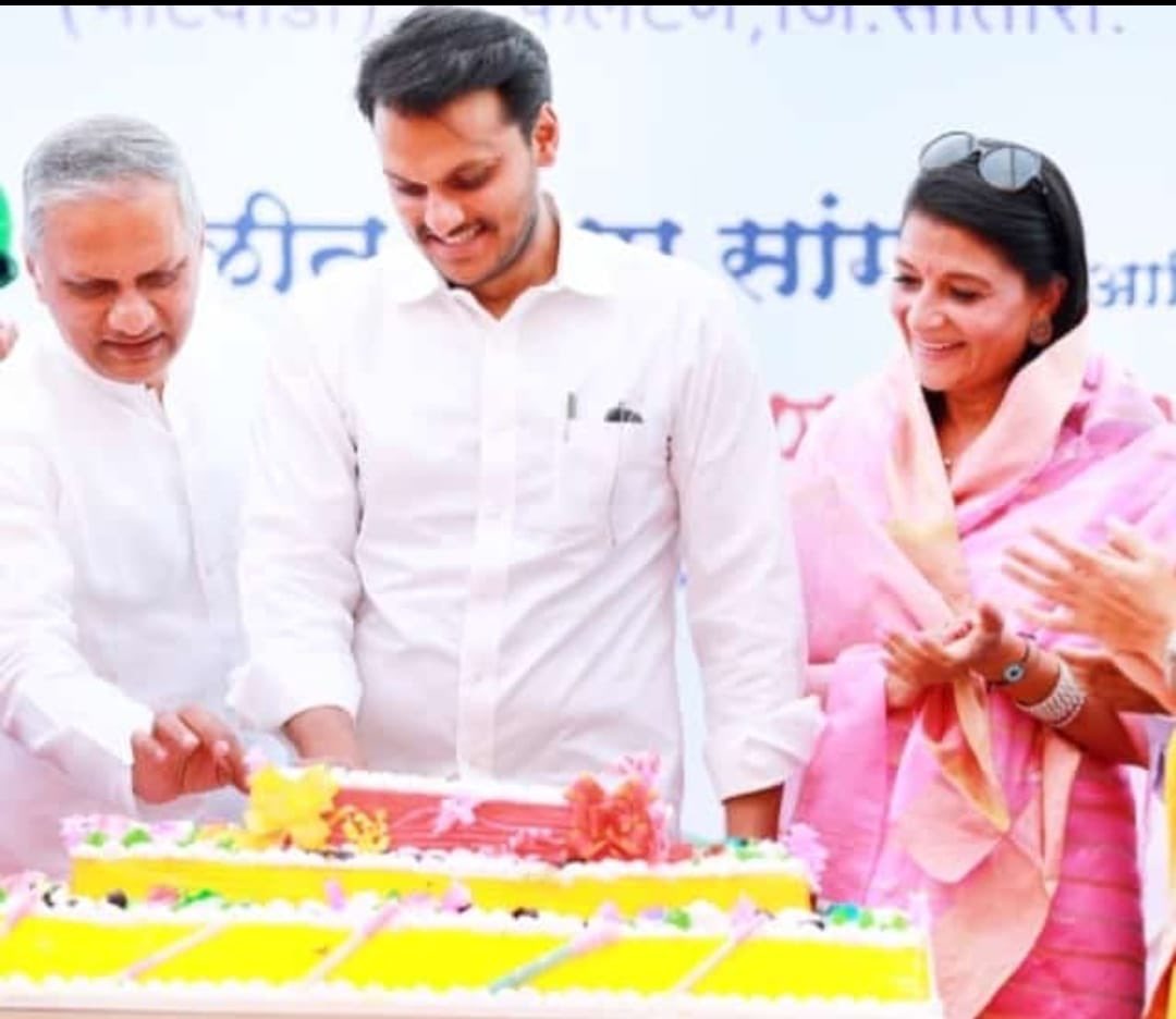 विद्या प्रतिष्ठान संस्थेचे खजिनदार,शरयू उद्योग समूहाचे संचालक,युवकांचे प्रेरणास्थान श्री.युगेंद्रदादा पवार यांना वाढदिवसाच्या मनःपूर्वक शुभेच्छा.!
 💐🎂🍰. <a href="/YSPawarSpeaks/">Yugendra Pawar</a>  <a href="/YSPawarTrends/">Yugendra Pawar Trends ™️</a> <a href="/YSP_Foundation/">Yugendra Pawar’s Foundation</a> <a href="/SPOfficial_Team/">Team Sharmila Pawar</a> <a href="/YSPFanClub/">Yugendradada Pawar Fan Club</a> #BeLated #HBDYugendraPawar dada Saheb 🎉🍫❤️