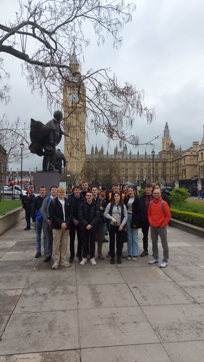 @LRGSPolitics Trip to the Houses of Parliament. 

Tour first and then the students are giving evidence to a Select Committee this afternoon.

#LRGSSixthForm