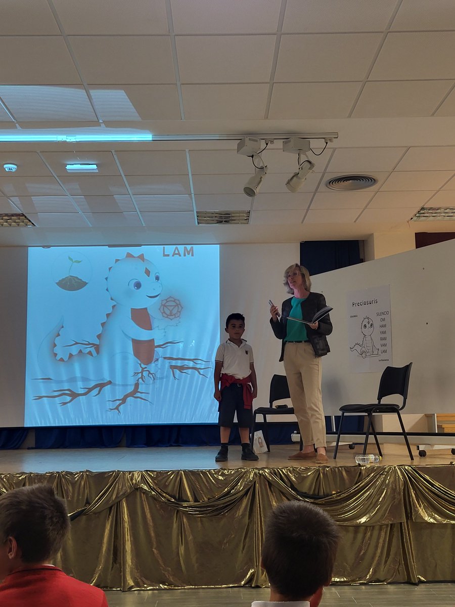 ElValle_III's tweet image. ¡Los alumnos de 2º de Primaria ayer se sumergieron en la aventura de &quot;Preciosuris&quot; de Elena Lamazares en nuestro #LibroForum! 

Descubriendo nuevos mundos y fomentando el amor por la lectura desde temprana edad 📚💫 

#ColegiosElValle #EducaciónPrimaria