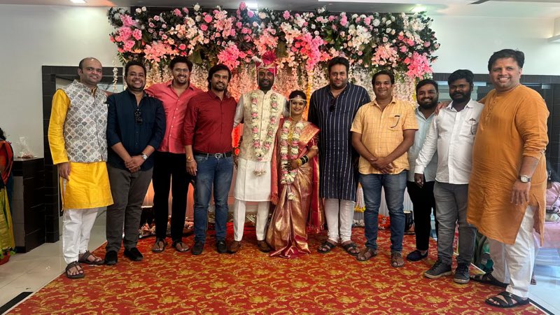 ShashankMengade's tweet photo. in a private ceremony yesterday my closest friend and business partner @prasadmokashi2 got married. may lord ganesha bless him and give him everything he ever wished for @pskaduskar @AmeyaGokha53111 @nikhil_bora @Ishaan_GA @bhansalimohit #wedding #lifepartners Jai sri ram 🙏🏼 https://t.co/A5iAyUzheg