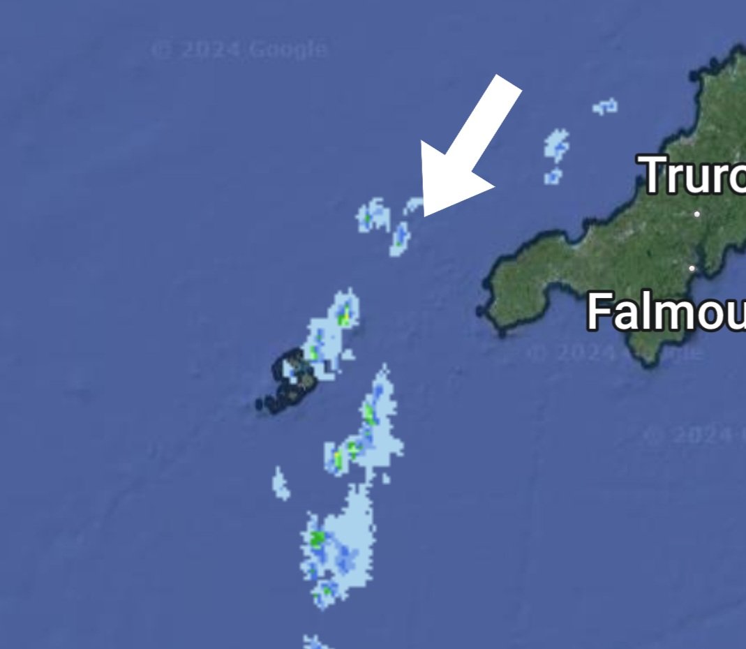 Good morning.

There's a few showers moving in for the Isles of Scilly. Nothing too heavy I hope, but may just give your gardens a water.

Radar 10:44
Image Courtesy of Netweather. 

Take care 
Penny,
KWT
#islesofscilly #weather #weather2024
