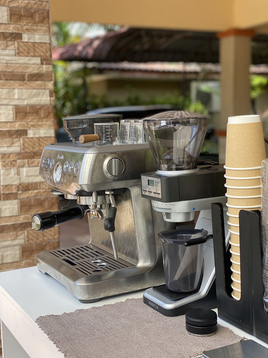 petre_ikato's tweet photo. Ngam tak ngam? Setup macamni dekat majlis nikah ke, tunang ke, rumah terbuka ke. Secawan kopi bermula RM2.38 sahaja!

Weekend slot untuk open house raya masih available.

Ipoh sampai ke KL kita cover. Full details boleh whatsapp 0195710469 https://t.co/6OW5Uv4Utt