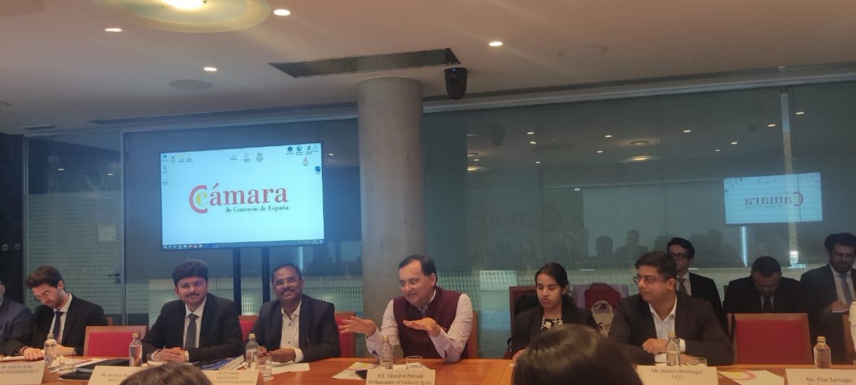 At an event hosted by the @camarascomercio for @MoFPI_GOI at @IndiainSpain, with @esFIAB, industry associations, & Spanish companies, H.E. @DineshKPatnaik, Ambassador of India to Spain, urged the businesses to explore growth avenues in India. #InvestInIndia #IndiaAndTheWorld