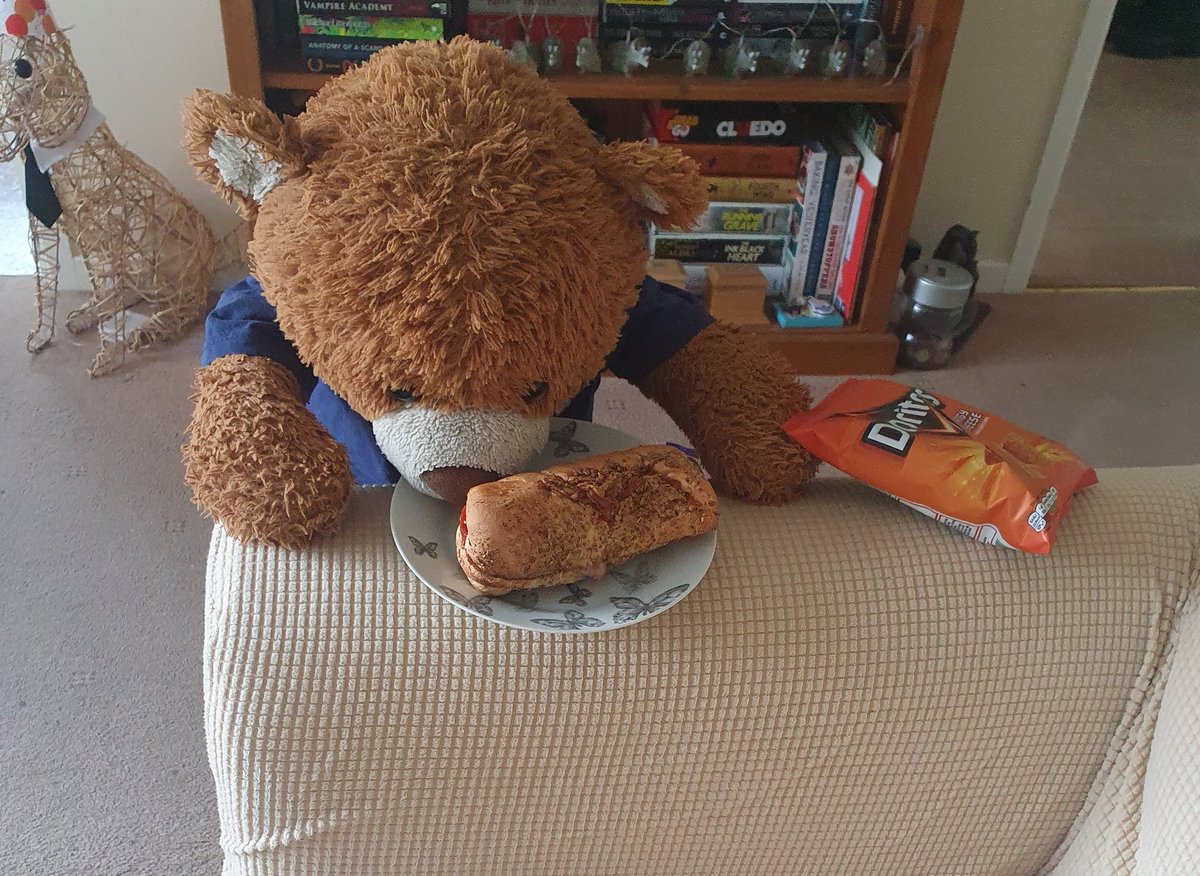 Oh... someone left their @SubwayUK sandwich unattended... we all know the rules on bears & unattended sandwiches, right? *smells like turkey* yum! Guess it's lunchtime! *happy ears* #bearswithjobs #foodisfuel  #MentalHealthMatters