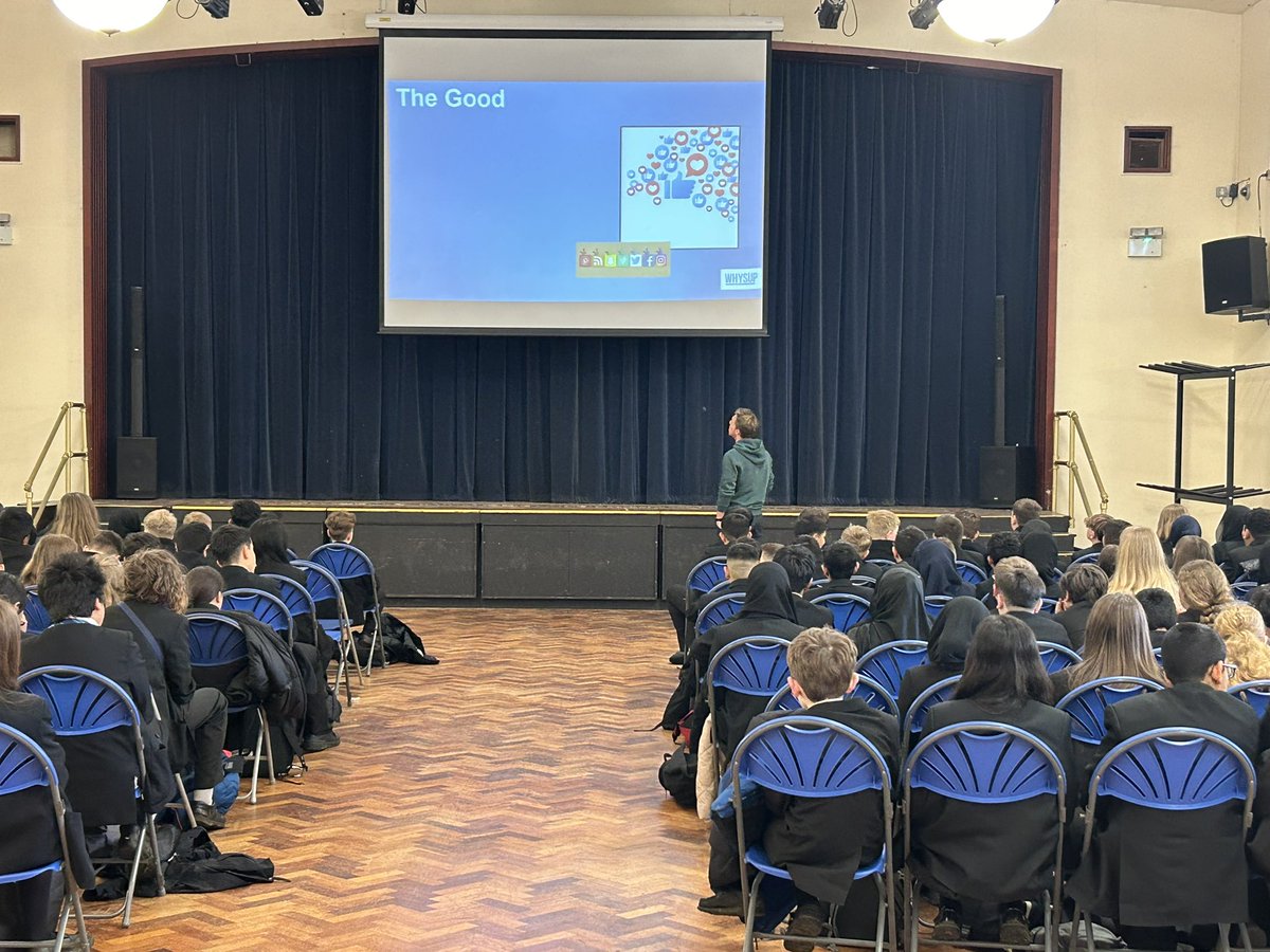 @whysupofficial presenting to year 7 students @derbyhighbury about Social Media and the impact it can have on our Health and Wellbeing.