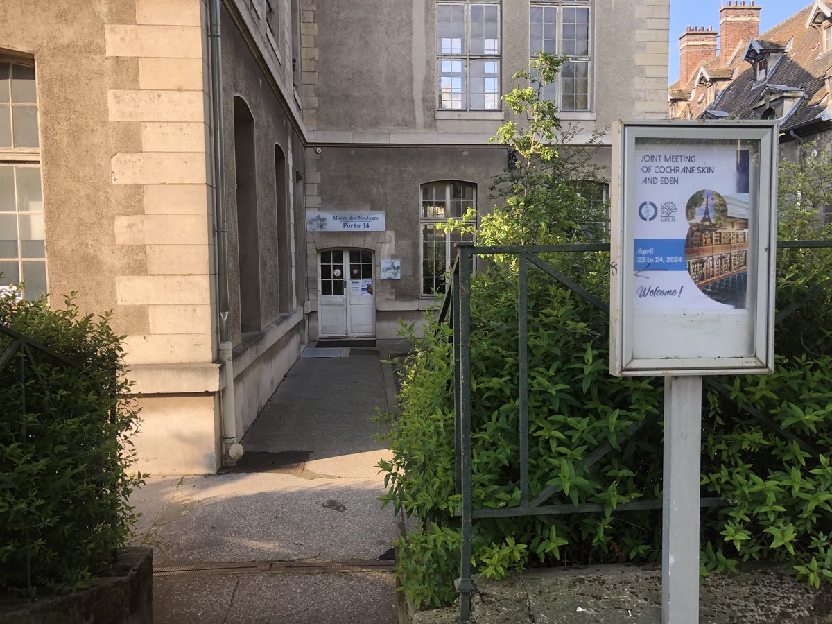 There is no better place than the Musée des Moulages in Paris to speak about 🧟‍♀️ 🧟‍♂️ 🧟 trials. It is like you are surrounding by bits of Zombies in showcases.