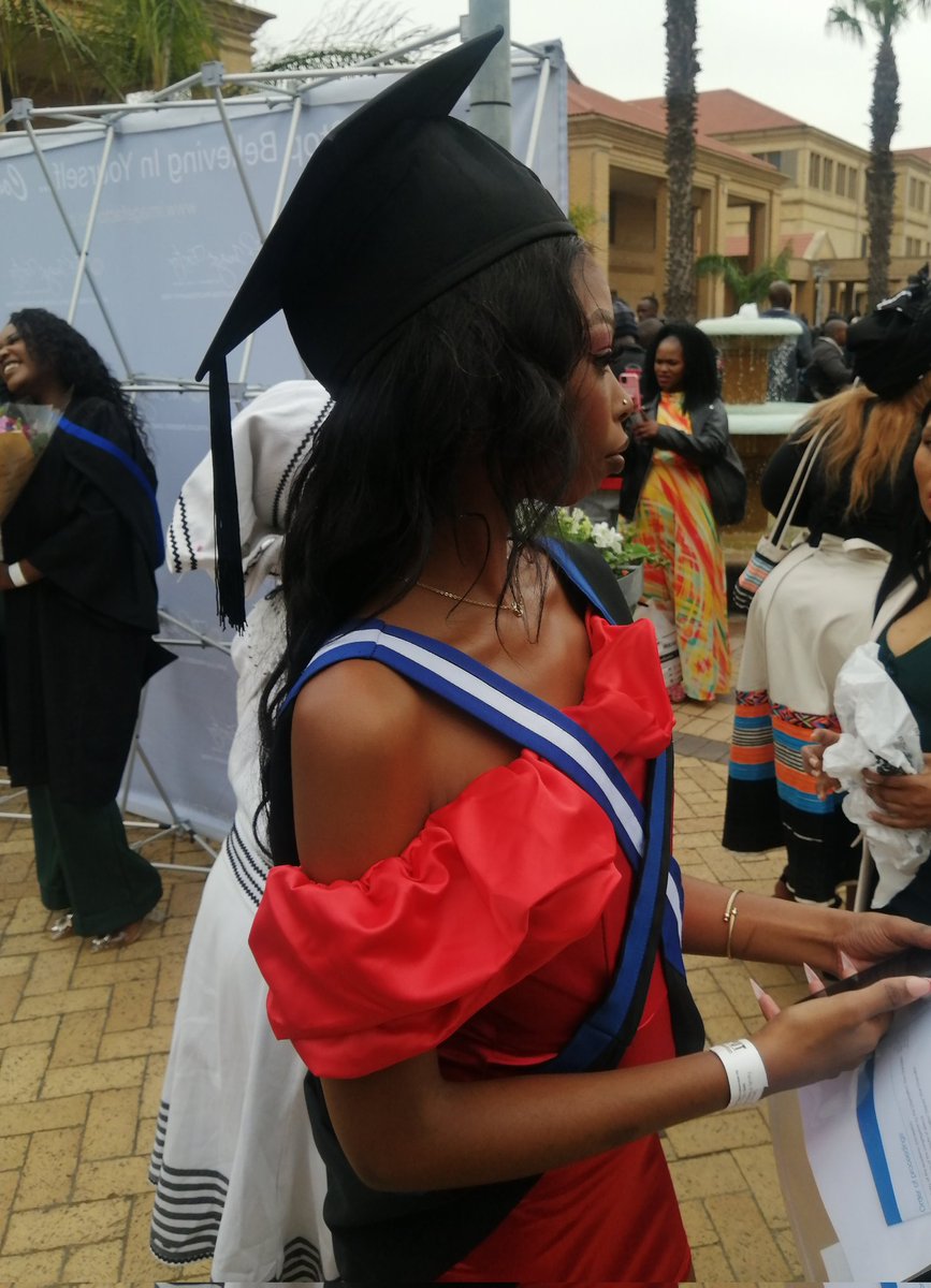 as I reintroduce myself 🙃 UMAMA WE-2X GRADUATE Advanced Diploma in Accountancy #ProudMother #TheSkyIsTheLimit #Daughter