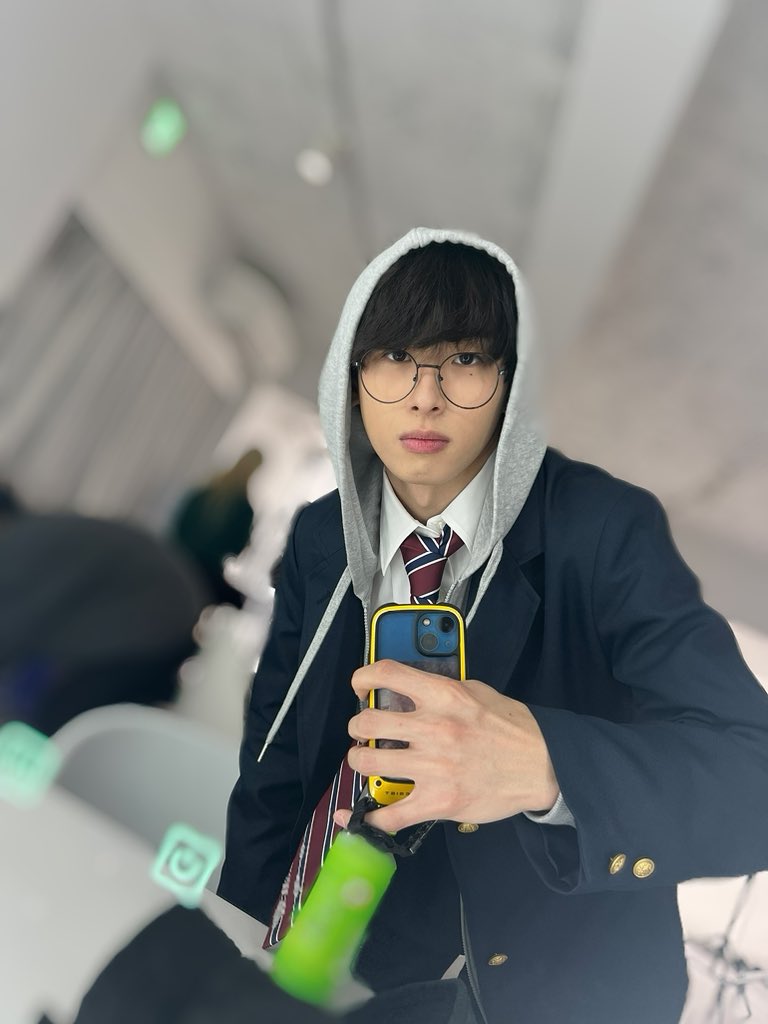 リアルアキバボーイズ クズ龍専 ダブルドラゴン パーカー　Mサイズ WEGOさんにインタビューしていただきました。 制服的お洒落服で沢山