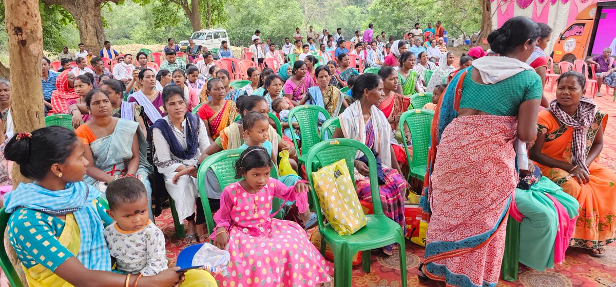 ବୀରମିତ୍ରପୁର ବିଧାନସଭା ଅନ୍ତର୍ଗତ ଜୟଦେଗା ଠାରେ ବିଜେପି ପକ୍ଷରୁ ଆୟୋଜିତ ସାଧାରଣ ସଭାରେ କେନ୍ଦ୍ର ସଂଖ୍ୟାଲଘୁ ମନ୍ତ୍ରୀ ଶ୍ରୀ ଜନ ବାର୍ଲା, ବିଧାୟକ ଶ୍ରୀ ଶଙ୍କର ଓରାମ ଏବଂ ଅନ୍ୟାନ୍ୟ ନେତୃବୃନ୍ଦମାନେ ଉପସ୍ଥିତ ରହି ଡବଲ ଇଞ୍ଜିନର ସରକାର ଗଠନ ପାଇଁ ଦୁଇଟି ପଦ୍ମରେ ଭୋଟ ଦେବାକୁ ନିବେଦନ କରିଛନ୍ତି। #EtharaBJP