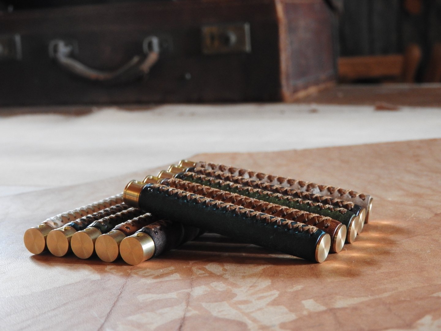 Schicksal ×Kohanyan 硬度表示窓付き革軸芯ケース マヤ ブルー