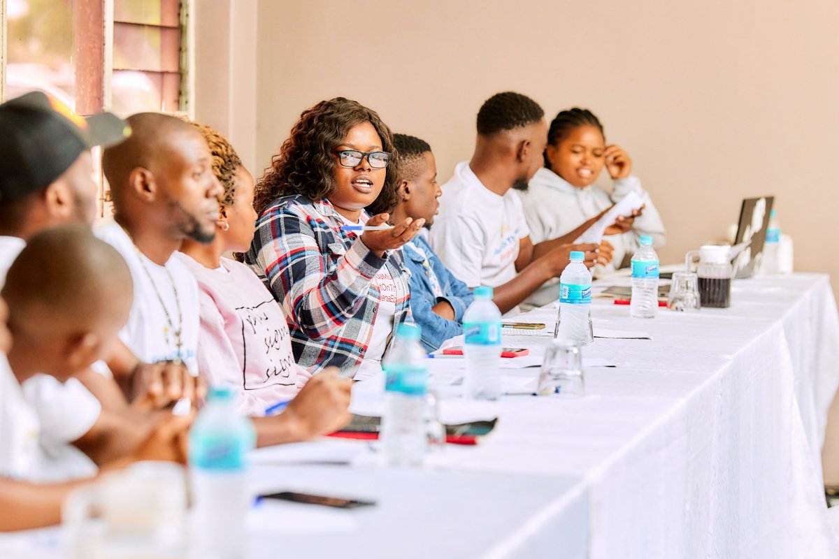 2/2 They emphasized the need for youth-friendly reforms in Zimbabwe to enable the youth to run for public office with no age restrictions that are in place now. A representation of at least 30% is quite fair. #NgenaEbhasini #PindaMuBhazi #GetOnTheBus @SAYoF_SADC @namataik_ @NDI