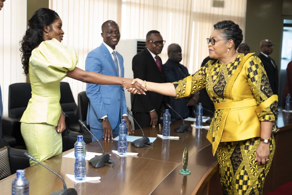 Caresse Christine Kumilombo (@fondvieestbelle) on Twitter photo Nous avons pris part aux consultations initiées par Madame la Première Ministre.
Excellence,les Jeunes sont prêt à vous aider à mener une politique qui touchera leurs cibles !
@choixdupeupl
<a href="/WMukambila/">William Mukambila</a>
<a href="/TopCongo/">TOP CONGO FM</a>
<a href="/actualitecd/">ACTUALITE.CD</a> Nous avons pris part aux consultations initiées par Madame la Première Ministre.
Excellence,les Jeunes sont prêt à vous aider à mener une politique qui touchera leurs cibles !
@choixdupeupl
<a href="/WMukambila/">William Mukambila</a>
<a href="/TopCongo/">TOP CONGO FM</a>
<a href="/actualitecd/">ACTUALITE.CD</a>