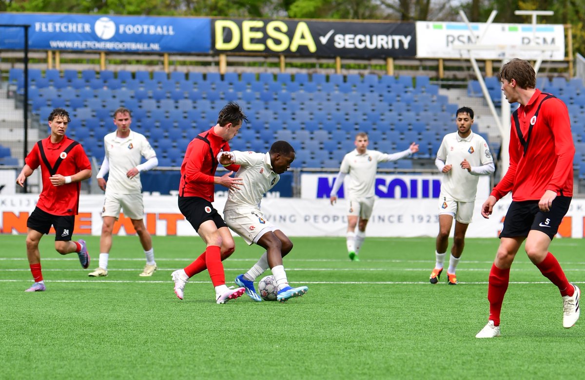 TelstarJeugd's tweet photo. Afgelopen zaterdag speelde de Jongens O21 thuis in het 711 Stadion tegen AFC. In de 58ste minuut scoorden de gasten de winnende 0-1. Met nog drie duels op het programma volgt nu een uitdagende eindstrijd om promotie.

#WitteLeeuwen | #WitteLeeuwinnen https://t.co/lSjRQgNBTL