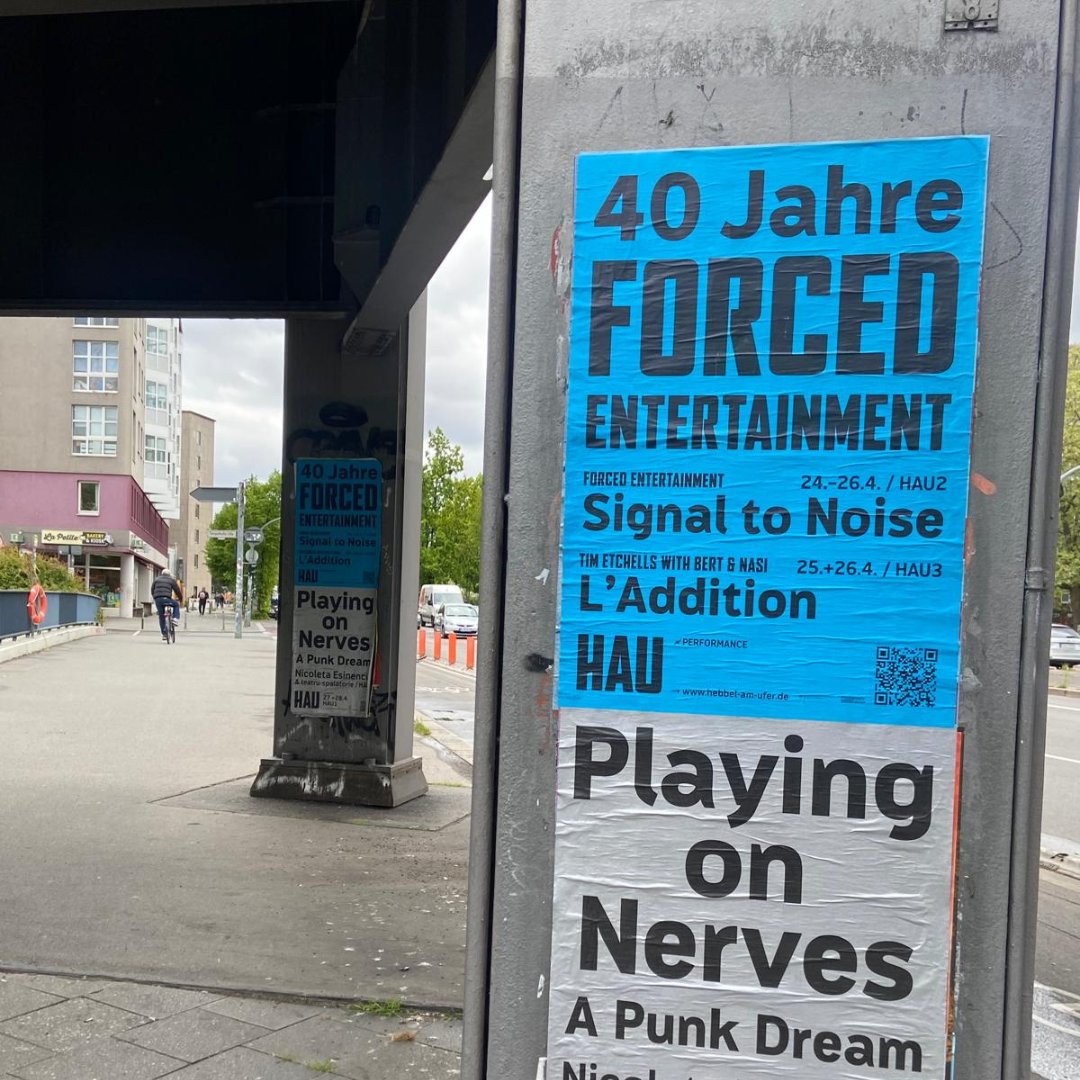 We're delighted to be bringing two shows to Berlin this week. Signal to Noise is in HAU 2 24 -26 Apr and L'Addition, a collaboration between @Tim_Etchells and @bertandnasi is in HAU 3 25 - 26 Apr.  @HebbelAmUfer @HAUBerlin #FE40