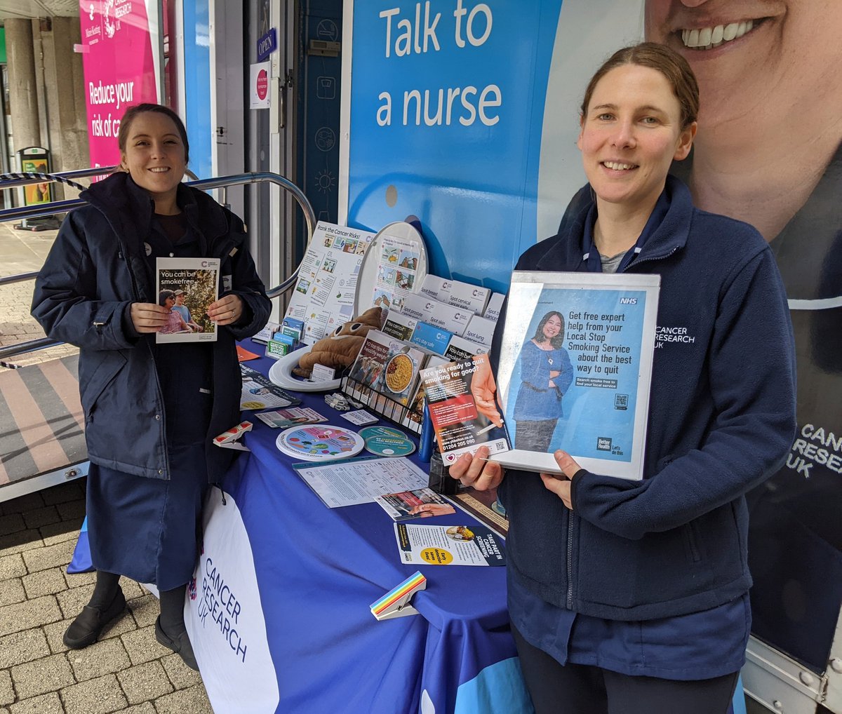 We are in Bolton Victoria square today and tomorrow until 4pm! ❤️ Smoking can cause up to 15 different types of cancer and stopping is the best thing you can do for your health 🚭🚭 Come see us today to find out how you can reduce your risk of cancer! @HWBolton @ABLHealth