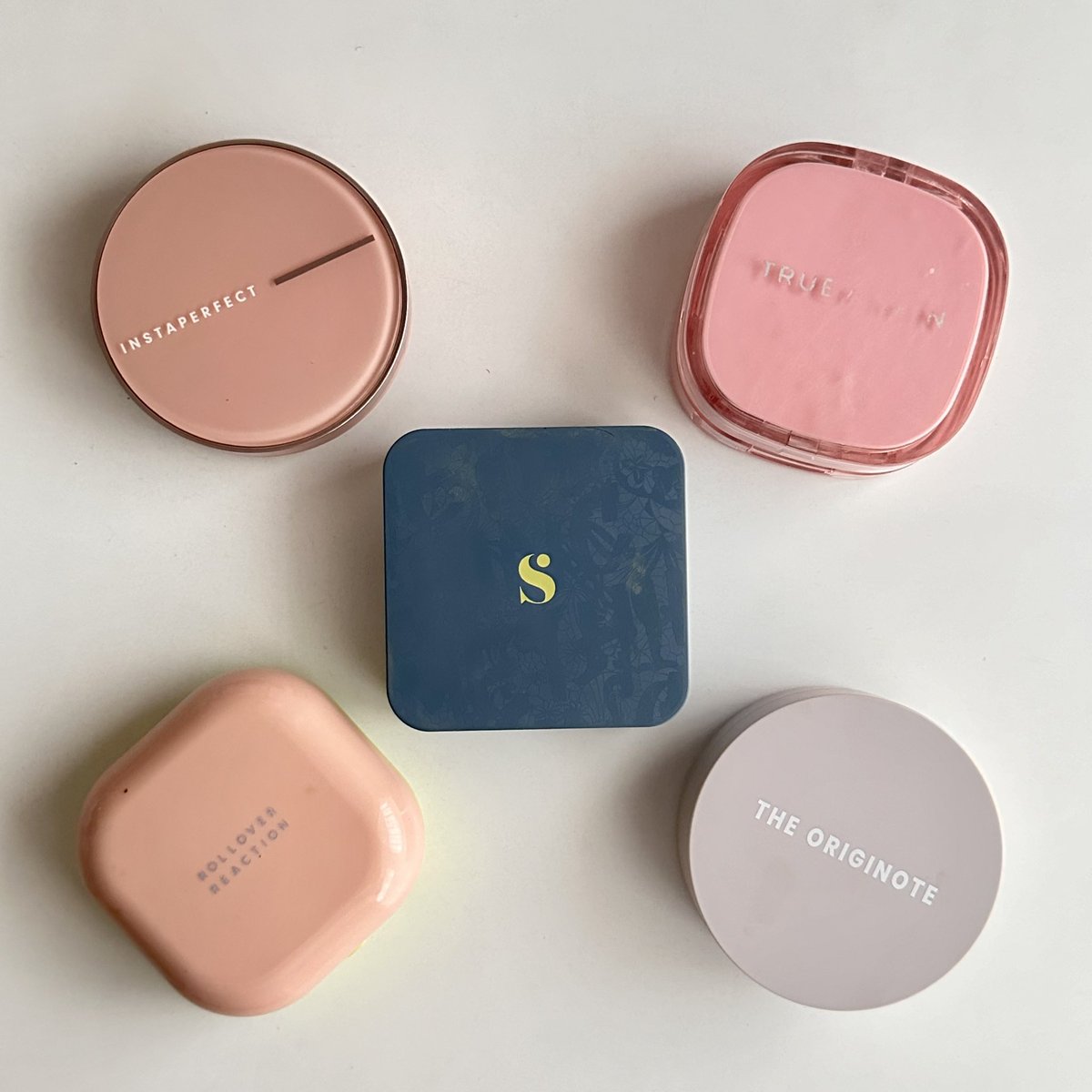 cloudysnowys's tweet photo. BUY OR BYE CUSHION VIRAL 🤡🙏🏻

cushion yang sering banget diomongin, ketiganya aku udah coba as a oily acne prone skin ketiganya punya plus minus

SAVE &amp; SHARE thread ini kalau skintype kalian sama kaya aku: OILY ACNE PRONE SKIN👋🏻 https://t.co/EYAw9wvZFE