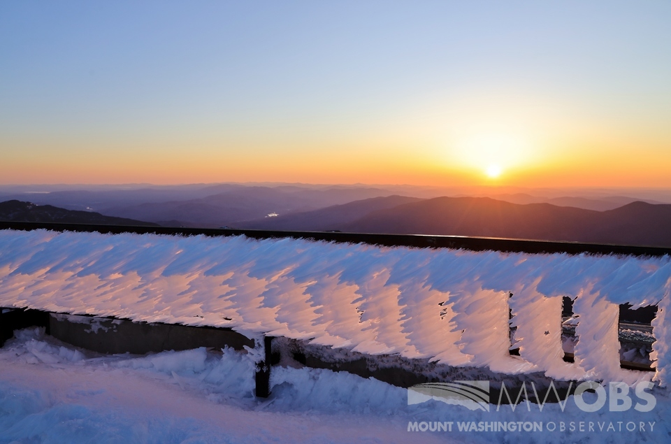Rime ice on the observation deck railing at sunrise this morning. For what the rest of the day has in store, check out our Higher Summits Forecast at mountwashington.org/weather/higher… #NHwx #NH #sunrise #mountains #rimeice