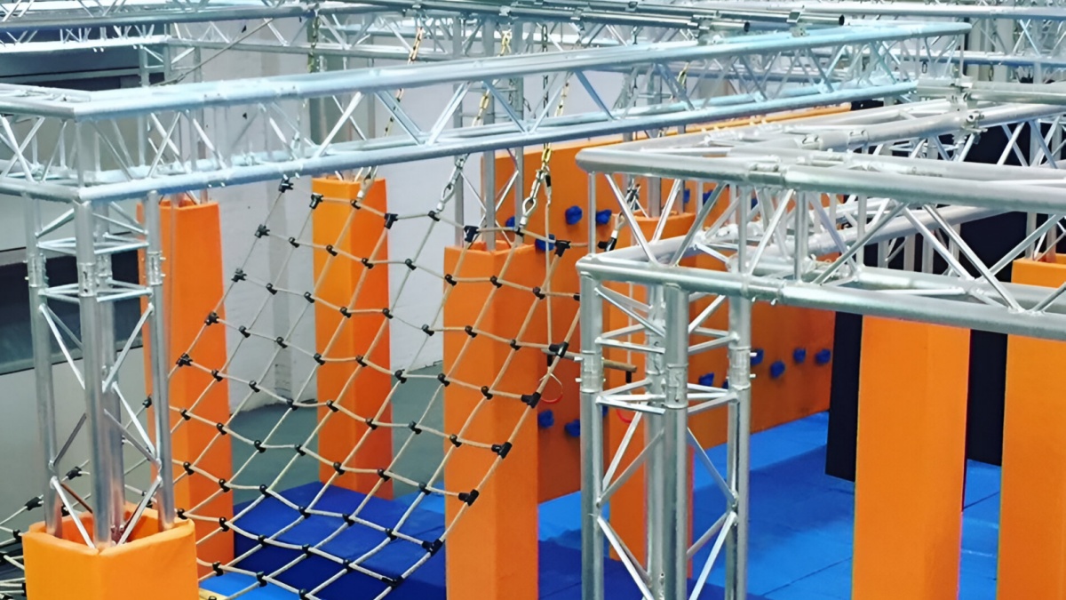 TrussAluFactory's tweet image. A course that would make a ninja proud! The TAF team designed a custom #NinjaCourse, utilizing TAF FT34 and FT32 #truss, and have it fit perfectly within its client’s space. Contact us at +420 730 893 969 or sales@taf.cz. taf.cz

#thefactory #trussontime