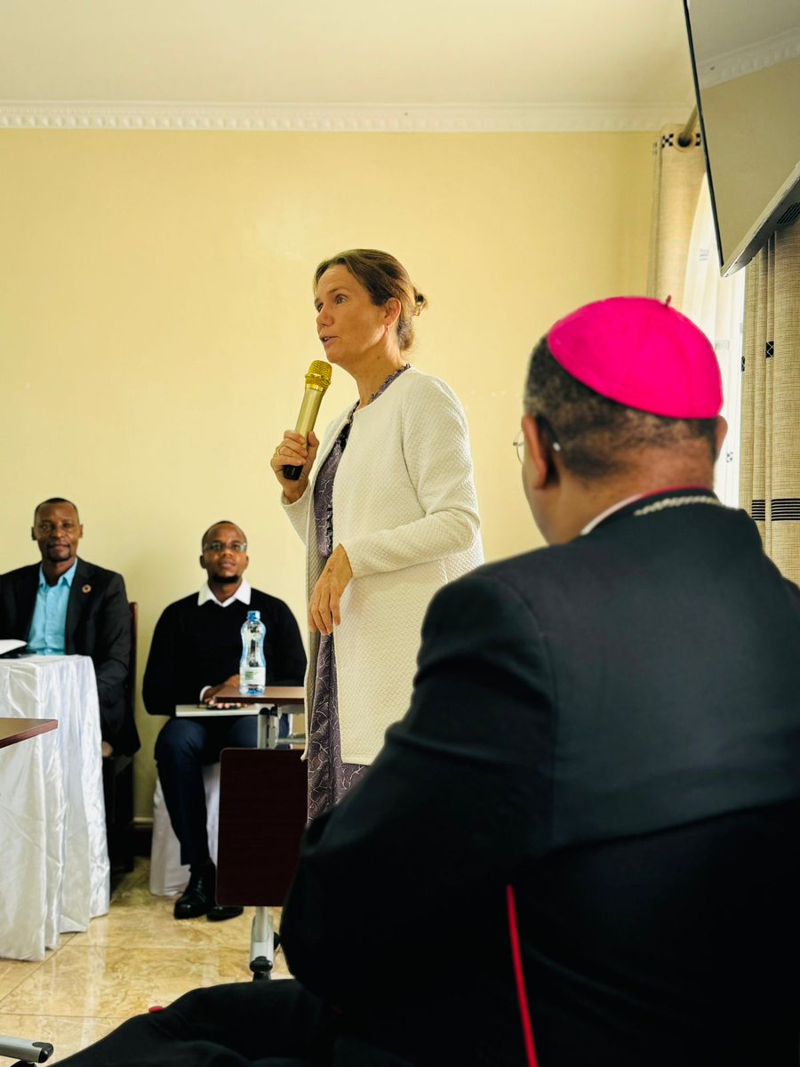 AU_Chaplaincy's tweet photo. #Ongoing workshop aimed at empowering #CatholicCommunicators on #EnvironmentalAdvocacy Care for our Common home #LaudatoSi @Pontifex graced by the rep. to the HolySee @VaticanIHD, Bishop @bishopmuheria and representative of @SwedeninKE
@SEIresearch @MuiaAlphonce @Makagutu https://t.co/dKWTQ4bOx3