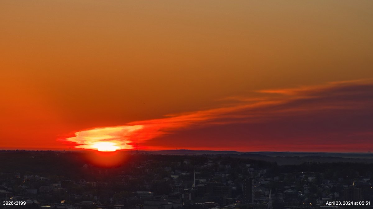 Good Morning #Sunrise from #Worcester MA. Bit chilly this morning. @4cast4you 🌩️ @DavidBagleyWX 🌬️ @ericfisher 🌤️ @HarveyWCVB 🌅🌈 @jreineron7 🌅 @JaisolWX 🌷 @kellyannwx 🌻 @MelanieBlackWx 🌞 @Met_CindyFitz 🕎 @MetMikeWCVB ☁️ @Pamelanbcboston 🌦️ @sarahwroblewski 🌧️🌹