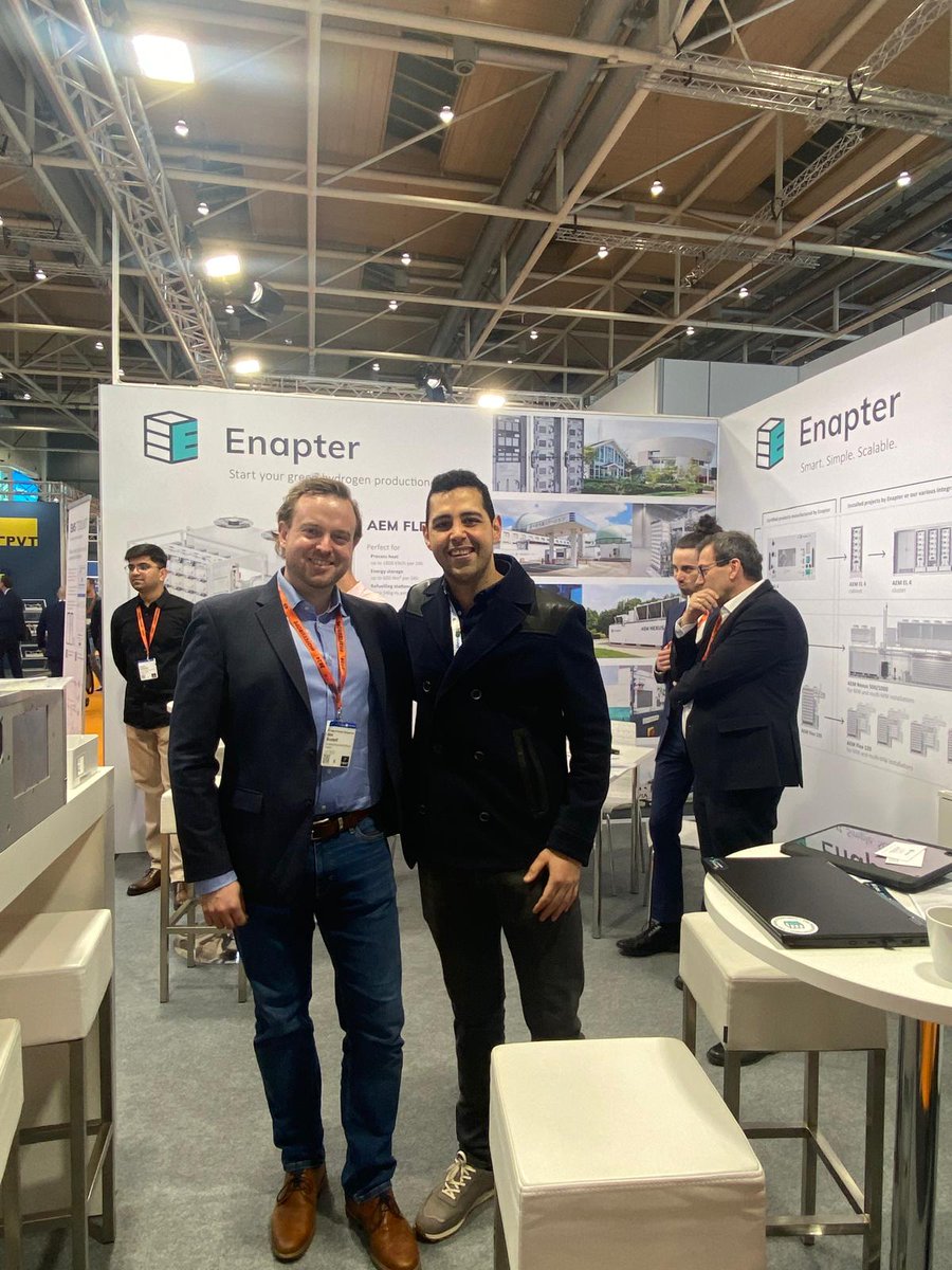 Today, H2Vector continues to participate in HANNOVER MESSE 2024, the world's leading industrial trade fair. During this event, we had the pleasure to visit our friends from @Enapter , to whom we are deeply grateful for their constant support and excellent services.