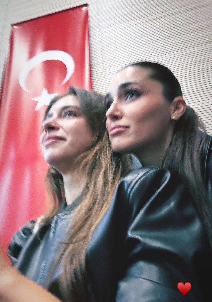 bir teyze olarak hande'yi çook iyi anlıom🥹 mavikuşum benim ya ouyyy kocaman oldu❤️