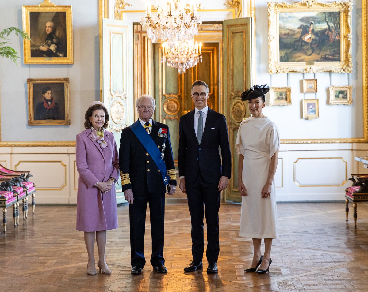 Jag tackar Ers Majestäter för det hjärtliga mottagandet i dag i Stockholm. Jag är tacksam och glad för att få vara en i kedjan av Finlands presidenter som besöker Sverige kort efter installationen i ämbetet.