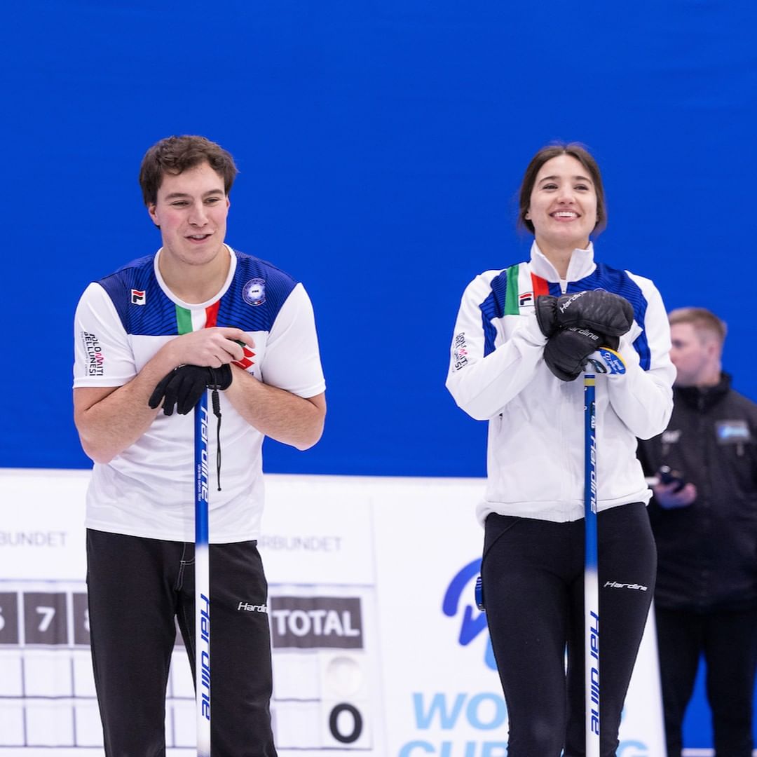 UN DUO MONDIALE! 🫶 

Prosegue alla grande la rassegna iridata di doppio misto di curling in Svezia!🥌

Battuti ieri Giappone e Turchia, Stefania Constantini e Francesco De Zanna torneranno sul ghiaccio alle 14 contro la Danimarca!!!

Forzaaaa!!!💪✨

#ItaliaTeam @fisg_it