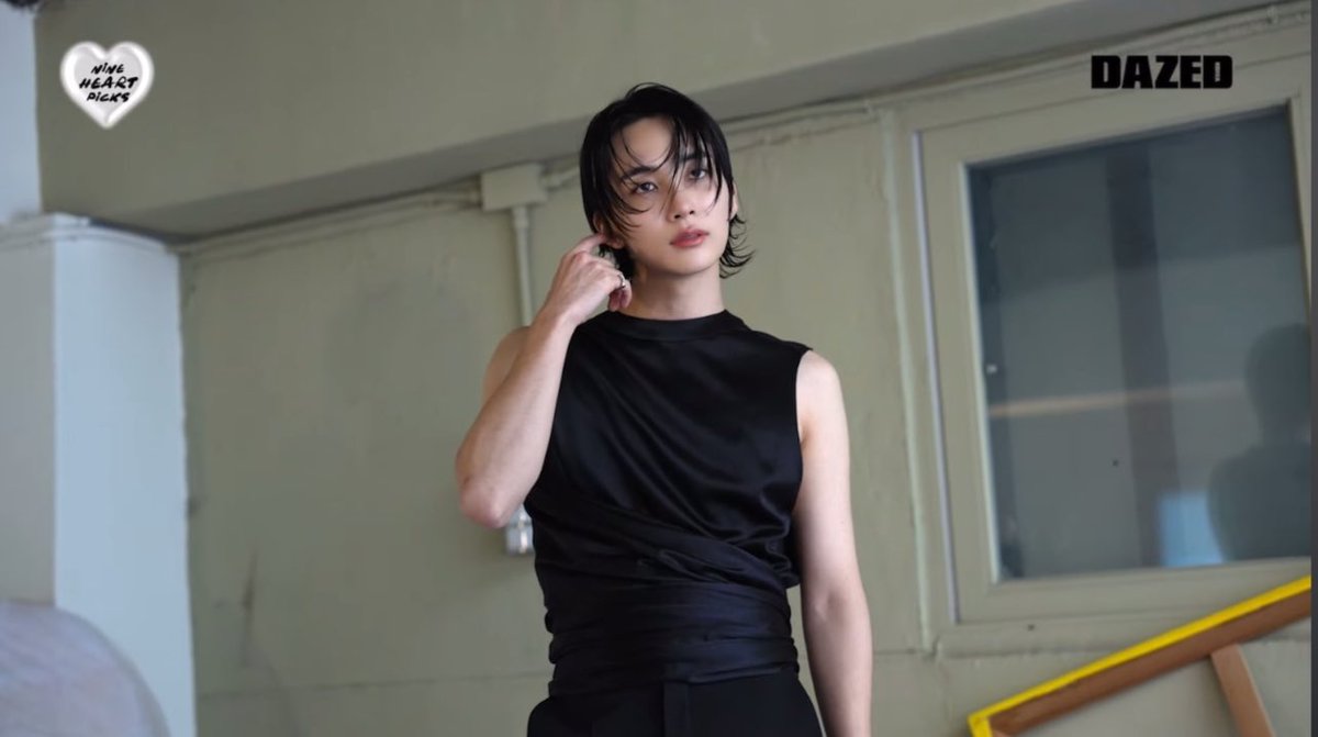 flamehanie's tweet photo. SLEEVELESS JEONGHAN HELLOOOO🫨🫨🫨🫨 https://t.co/LTiHsHxBLP