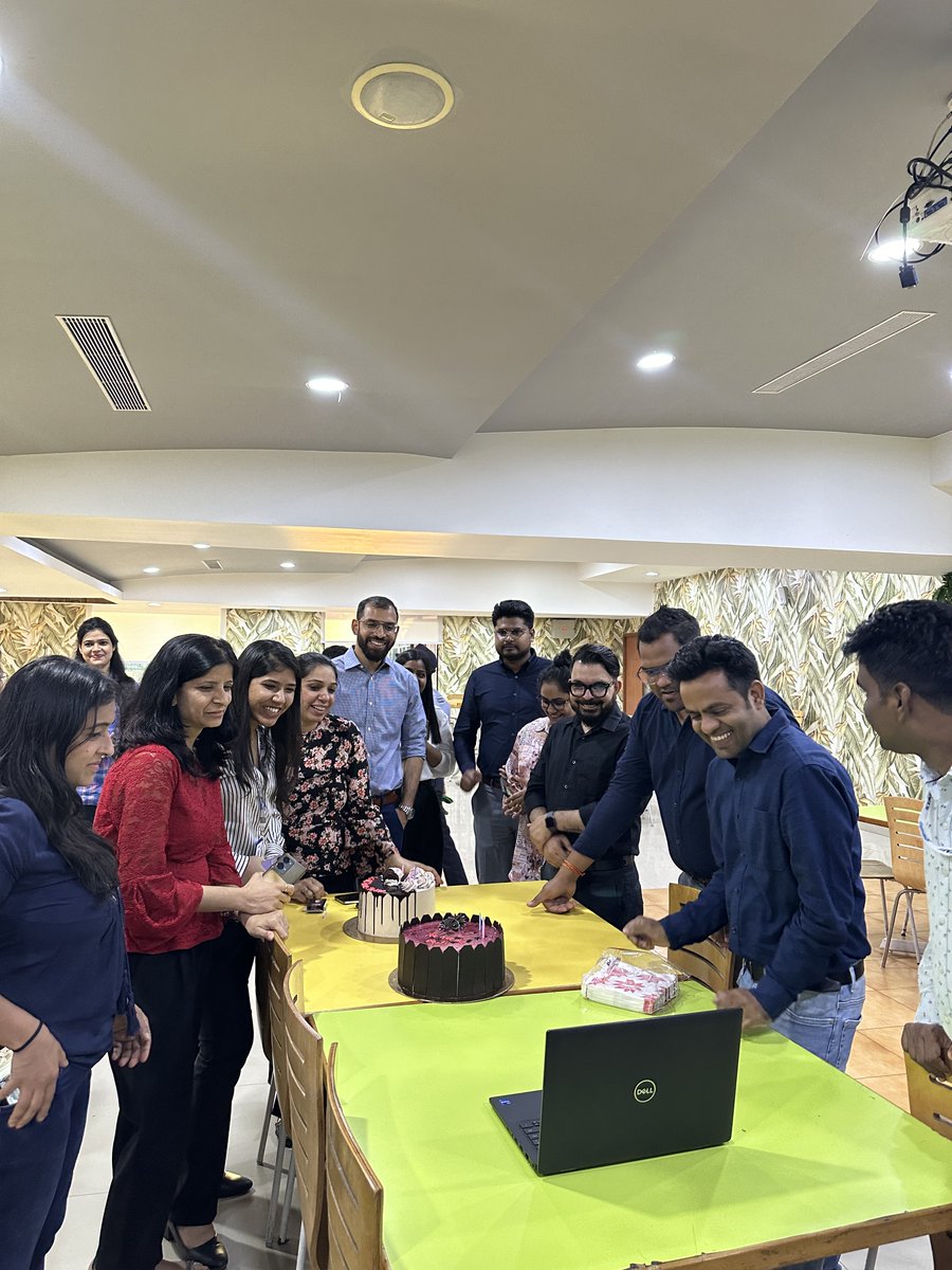 services59783's tweet photo. Shared success tastes sweet!

The #EnglishPath team came together with cake and drinks to celebrate the launch of our new website—a milestone made possible by our collective efforts.

Here's to this achievement and the exciting opportunities on our horizon. 🚀🥂

#TeamSuccess https://t.co/T5gplnkSLs