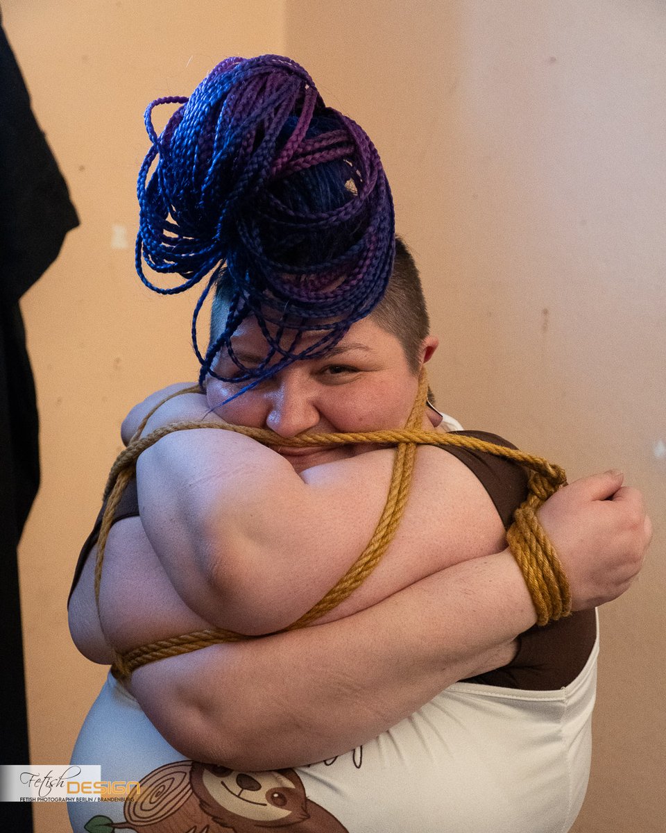 Lachen ist gesund und mit den richtigen Leuten werdet ihr jede Menge Spaß in den Seilen haben! Lachen, Lernen, Liebe machen. Sicher wird es auch bei der nächsten ropeXchange so abgehen! 😁
#ropsandfun #bratfun #bratty
gay-bdsm.club/ropexchange
