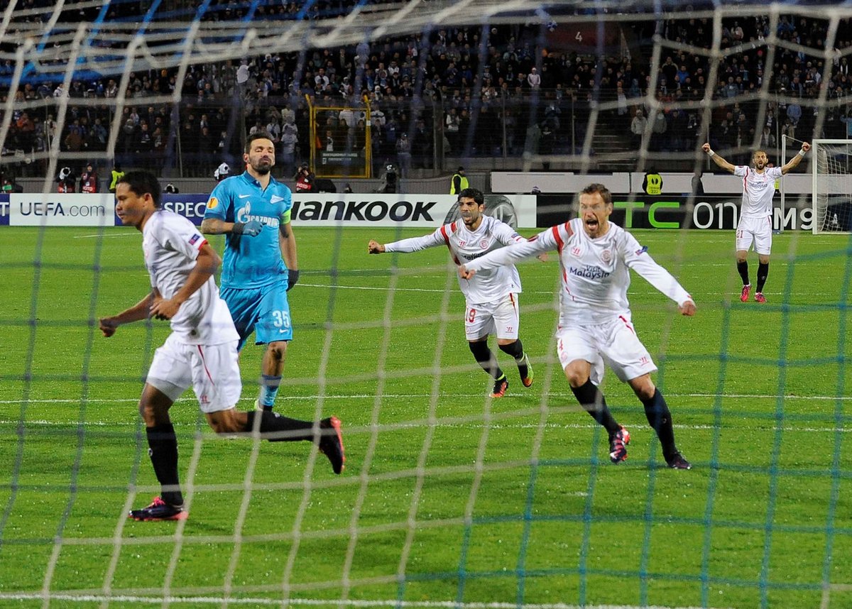 📸 San Petersburgo, 23 de abril de 2015, partido de vuelta de los cuartos de final de la #UEL. 🏆🏆🏆🏆 #WeAreSevilla #TalDíaComoHoy