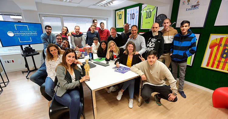 🔐#CyberCampUSAL, coordinado por <a href="/INCIBE/">INCIBE</a> y <a href="/BISITE_USAL/">Grupo de Investigación BISITE</a>, en colaboración con <a href="/Internacionalwb/">InternacionalWeb</a>, llevó a cabo un simulacro de #phishing para empleados, destacando la importancia de la formación en #ciberseguridad.

➡️bisite.usal.es/es/blog/formac…

#NextGenerationEU #PlanDeRecuperación