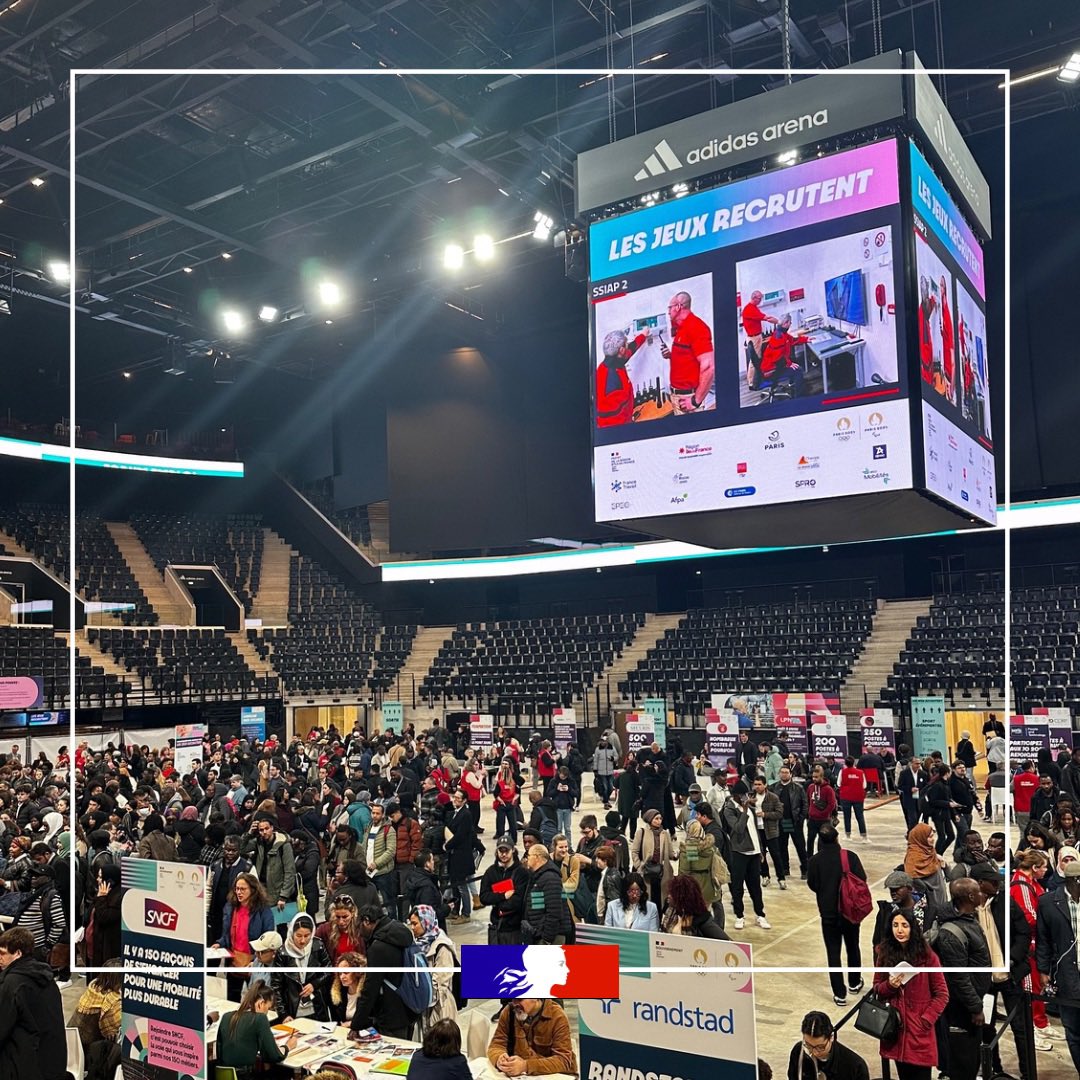 #Emploi | En direct du forum 'Opportunités pour toutes et tous : les Jeux recrutent' à l'Arena Porte de la Chapelle (Paris 18e), où sont présentes + de 60 entreprises et où + de 10 000 postes sont à pourvoir pour les #JOP2024 ! Pour s'inscrire 👉 urlr.me/S319H