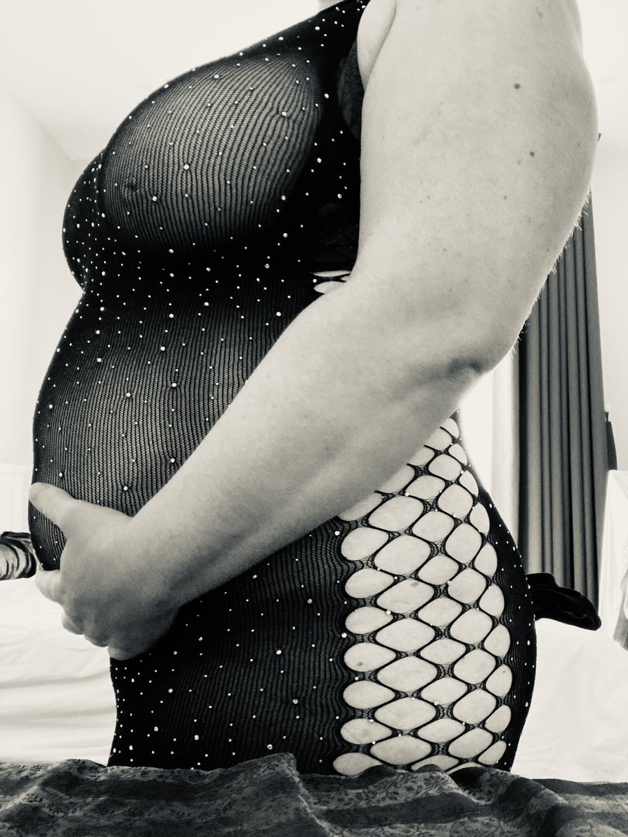 Littlem70346074's tweet photo. What a good little breeder I am for you daddy #cumslut #pregnant #breeding #bbc https://t.co/zSQHqRNwlJ
