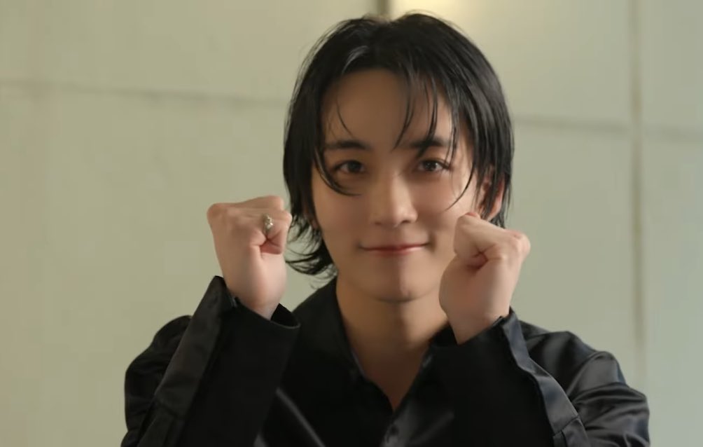 wonubliss's tweet photo. jeonghan 🖤🫡 https://t.co/mp8EC1ZBEw