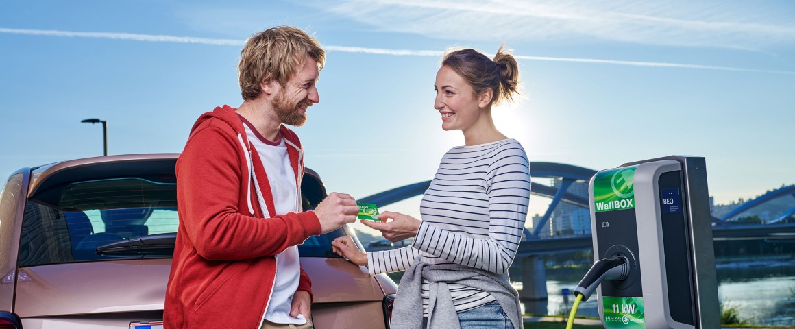 1evapp's tweet image. Linz is called a city of culture with character. If you come to visit it, there are almost 500 charging points of our partner - the Linz Storm network - waiting for you in the area. Connect your car to the charger and leisurely explore this beautiful city.