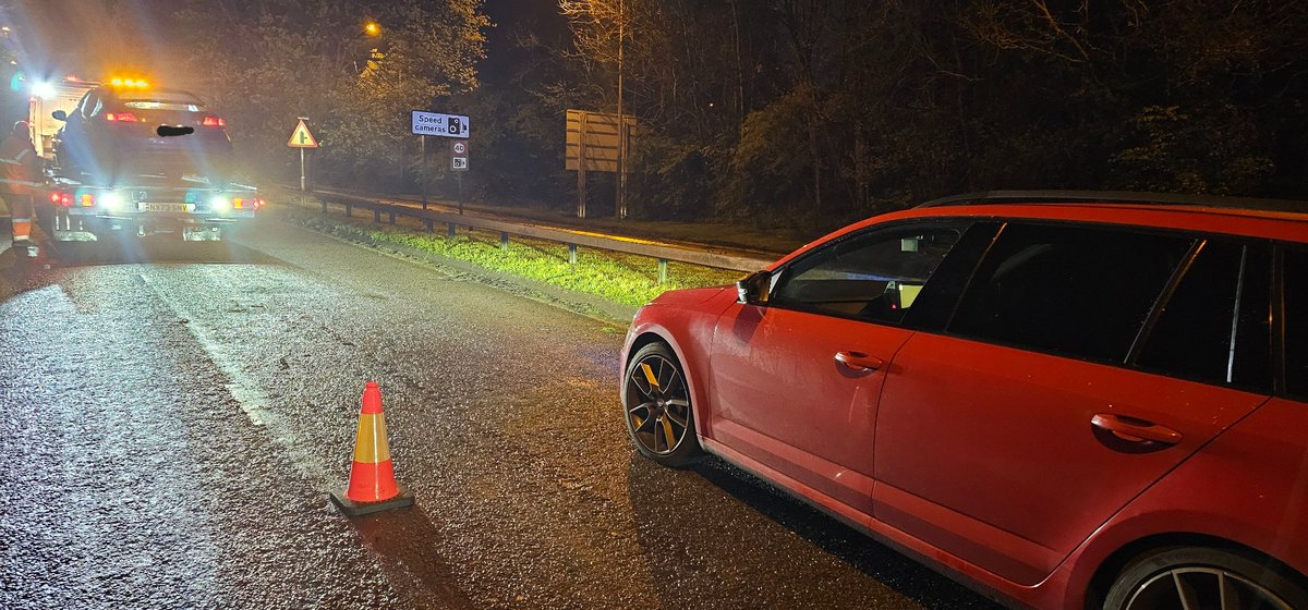 With the help of @StaffsDogs @CMPG tactics were used to bring this vehicle to a stop in the @PoliceStafford area when it failed to stop. 3 arrested and various items of interest recovered from within. We will target those who impact our communities and use our roads to do this.