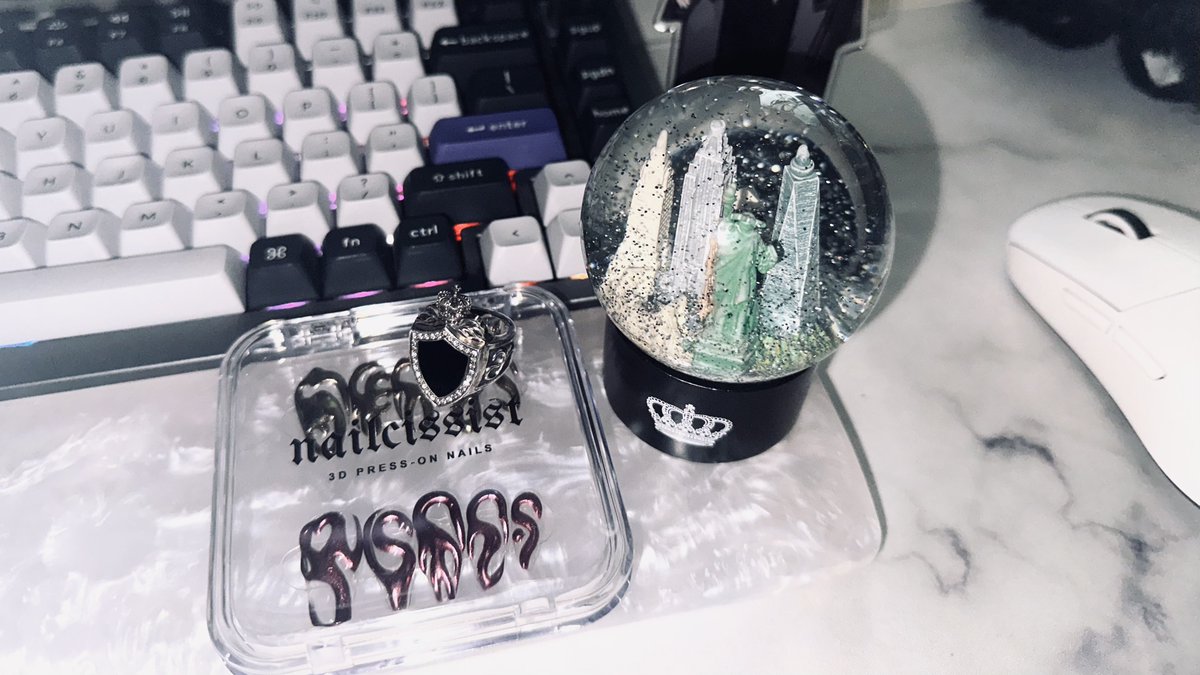 unnamednow00's tweet photo. 🔗https://t.co/CpnykzD31t

Hand reveal and trying nail tips for the first time and do something!

See you at 11:15PM JST! https://t.co/zQaJavAoF9
