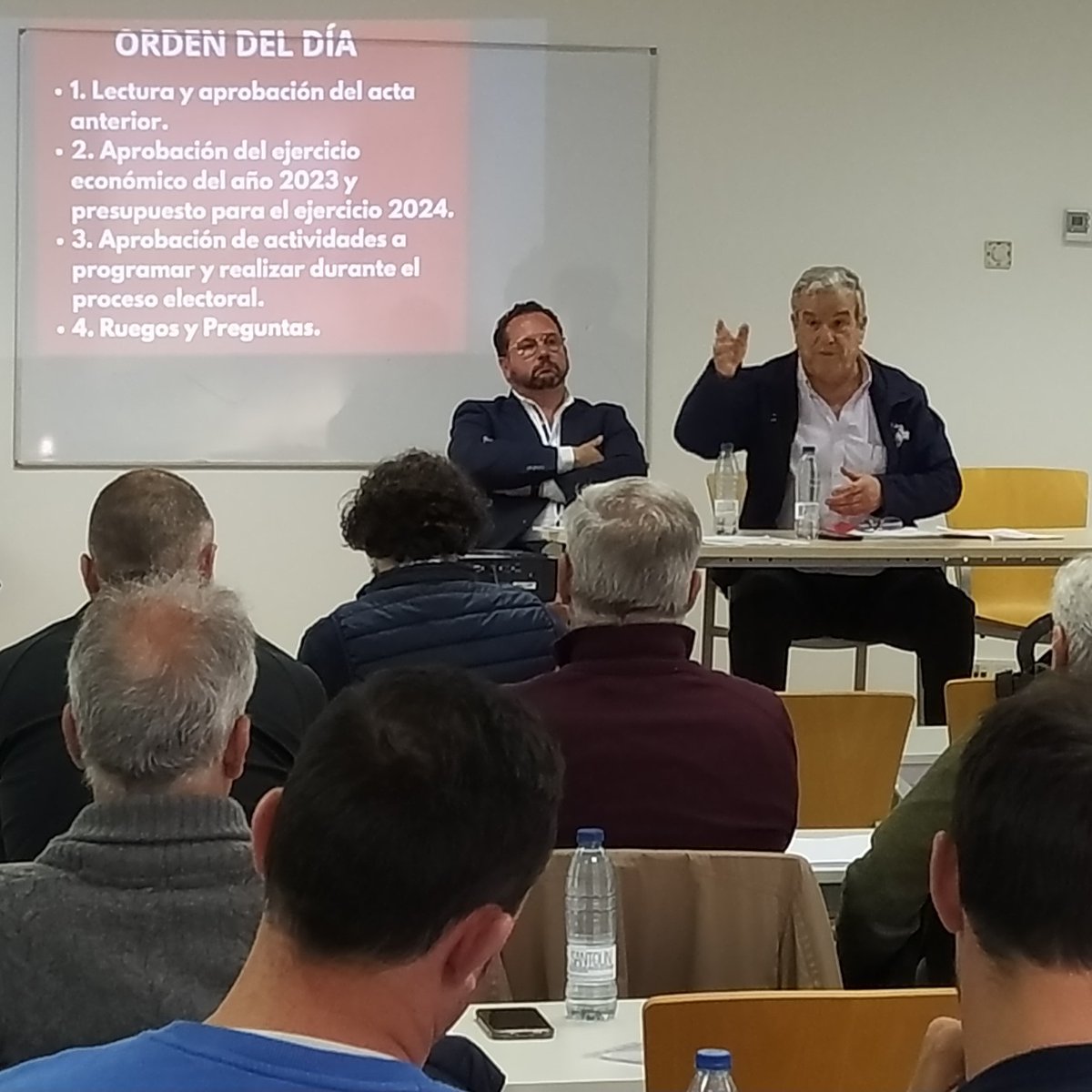 🗨️ ASAMBLEA ORDINARIA | #CyLBMasamblea

En ruegos y preguntas los asambleístas se interesan por la Copa Castilla y León en categorías de base y la organización de las competiciones femeninas.

#️⃣ #CyLesBalonmano