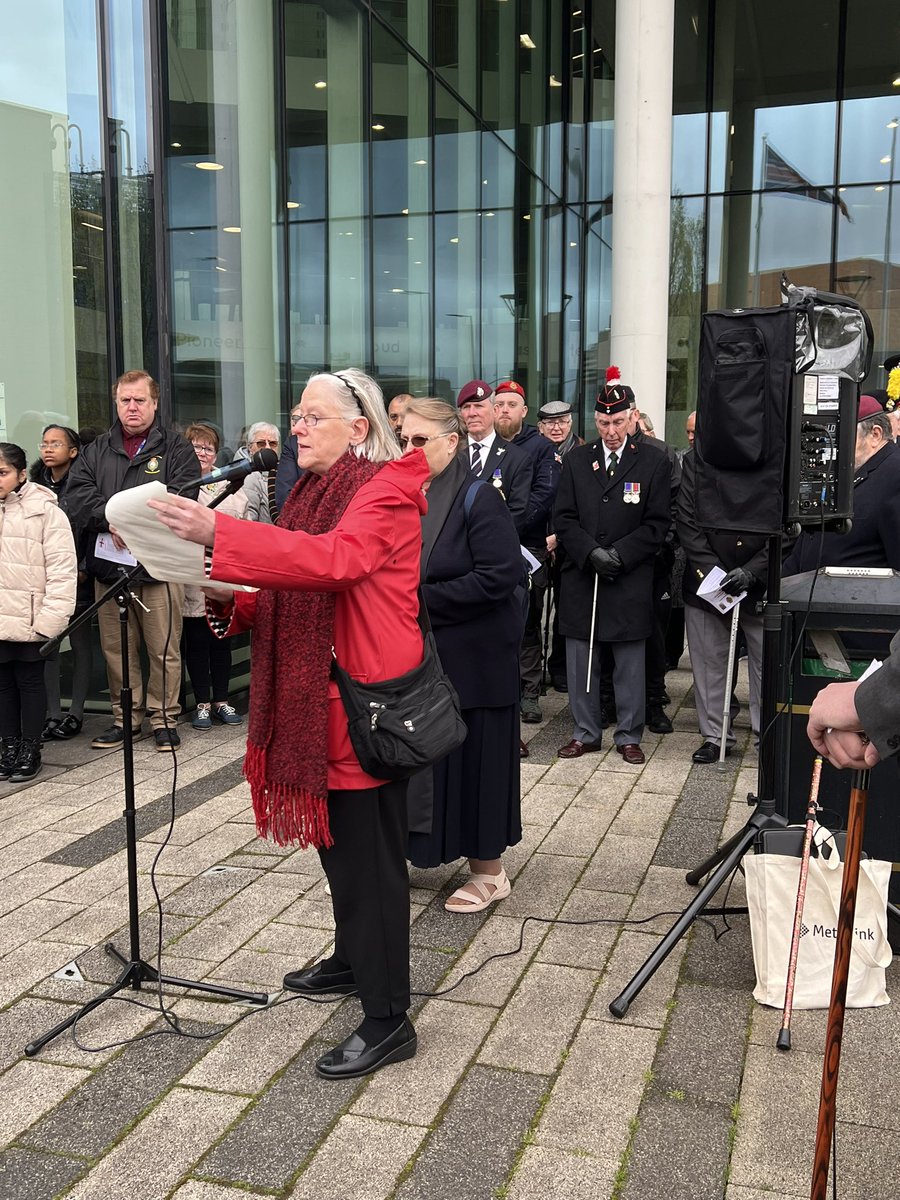 Celebrating St George’s Day by attending the Flag Raising at Rochdale by Our Mayor & President of Rochdale Lancashire Fusiliers. Great turn out. #Rochdale #StGeorgesDay 🏴󠁧󠁢󠁥󠁮󠁧󠁿 @RochdaleCouncil