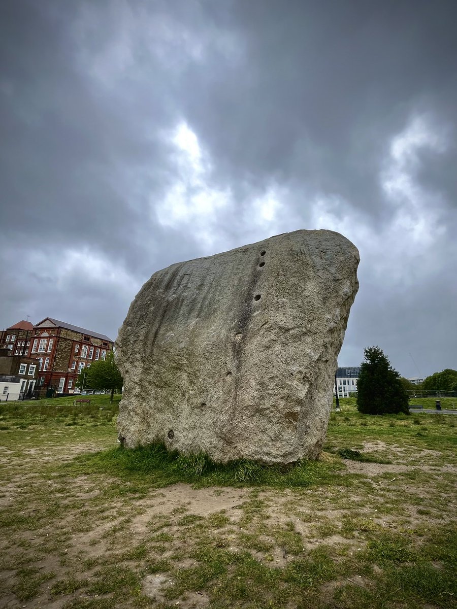 The Shoreditch megalith 🪨 ✨